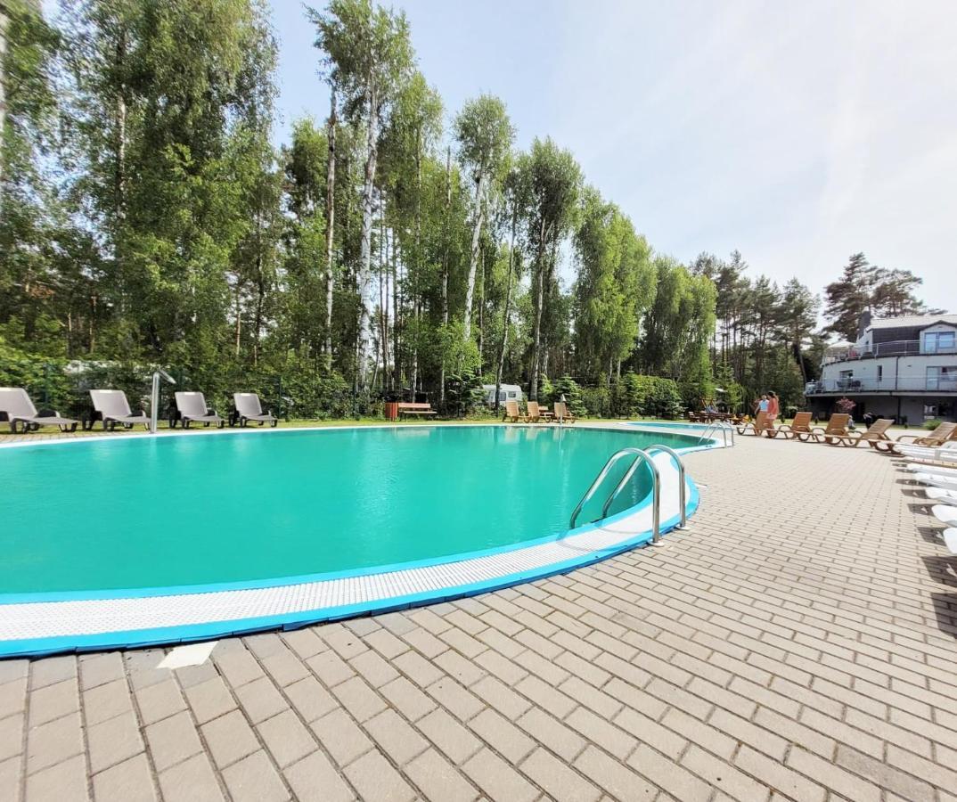 Pine Point Apartament With Terrace, Shared Pool, Tennis Court โปเบียโรโว ภายนอก รูปภาพ