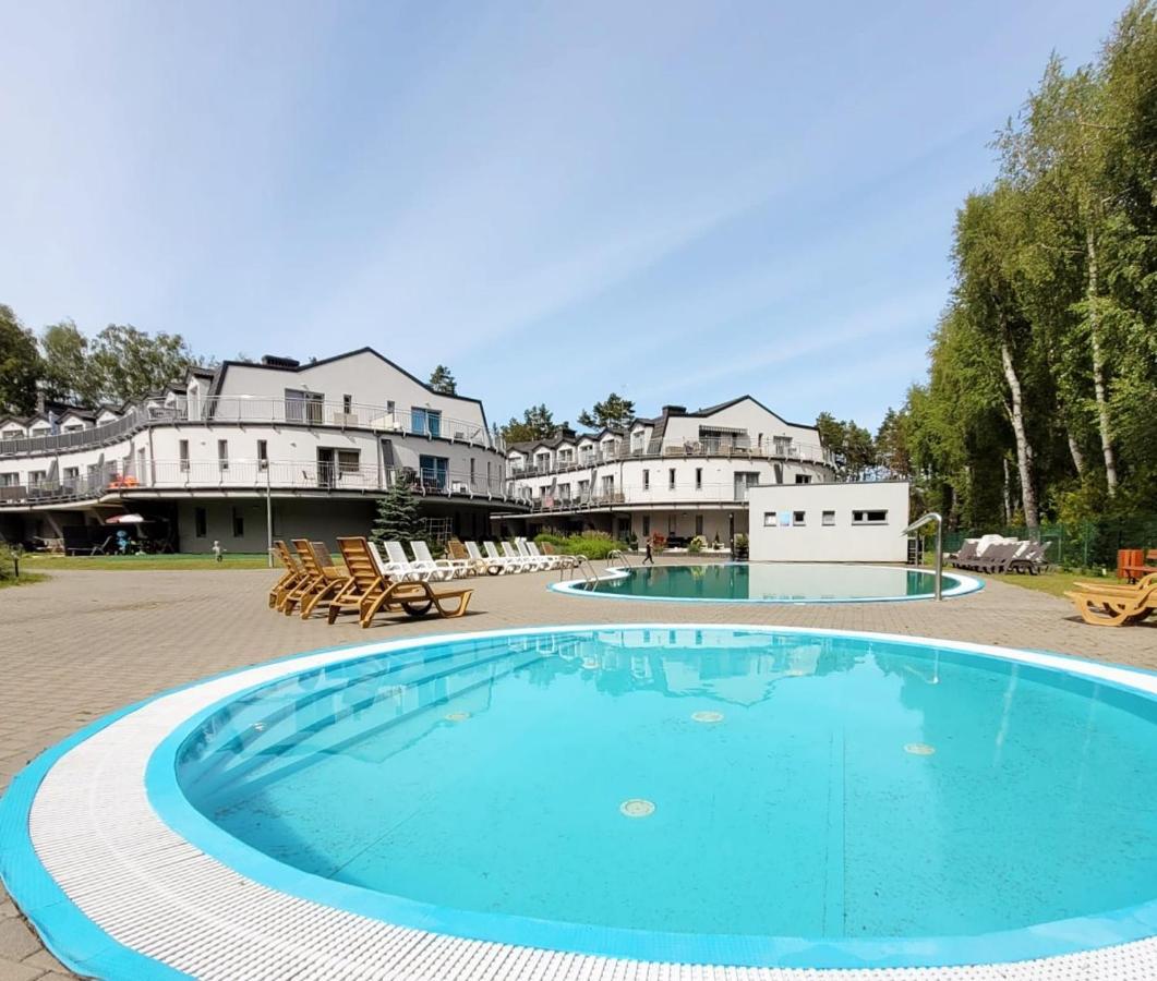 Pine Point Apartament With Terrace, Shared Pool, Tennis Court โปเบียโรโว ภายนอก รูปภาพ